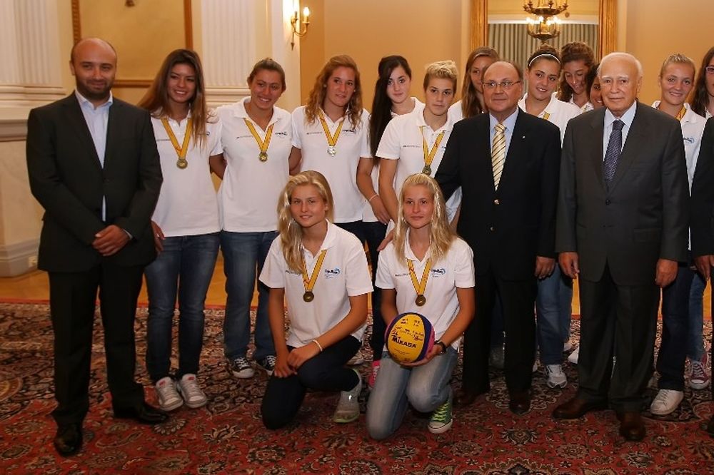 Το σχολείο μπαίνει… εμπόδιο στις αδερφές Χαραλαμπίδου