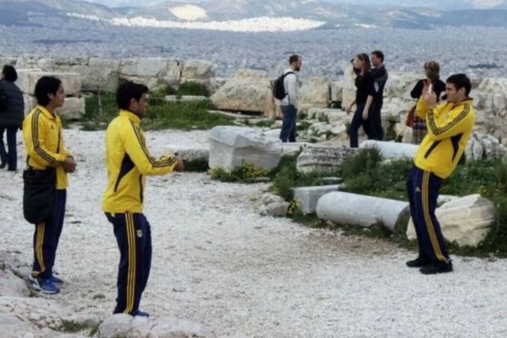 Βόλτα στην Ακρόπολη η Μέταλιστ