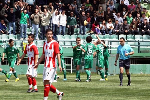 Μόνο γονείς στο ντέρμπι των Νέων