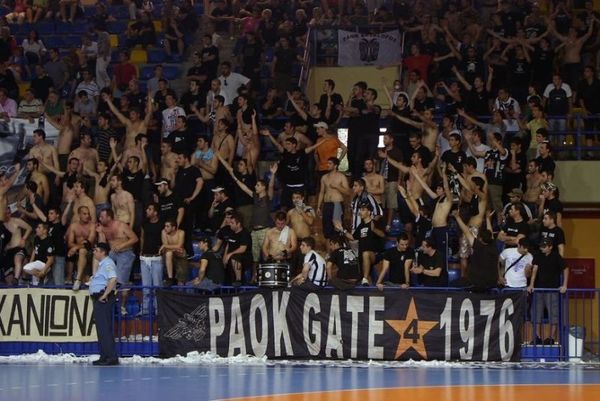 Οι οπαδοί στην προπόνηση του ΠΑΟΚ