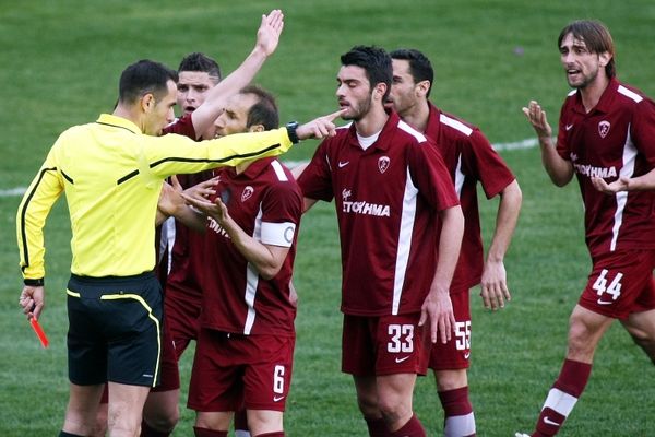 Παρέμβαση των παλαίμαχων της ΑΕΛ