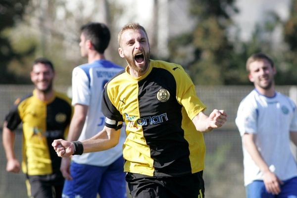 Νίκη... ανάσα για Ηλυσιακό, 3-0 τα Χανιά
