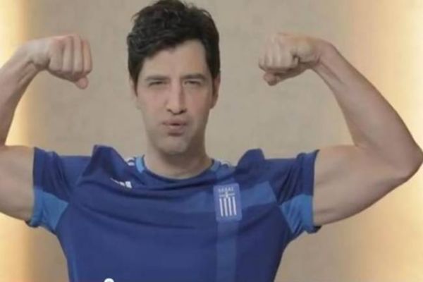 O Ρουβάς και το Making Of video για τη φανέλα της Εθνικής!