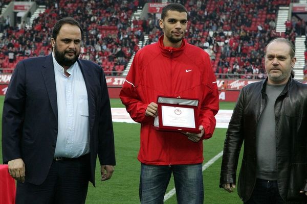 Ο Μαρινάκης βράβευσε τους παγκόσμιους πρωταθλητές (video)