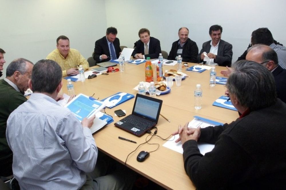 Αναβάλλονται τα πλέι οφ!