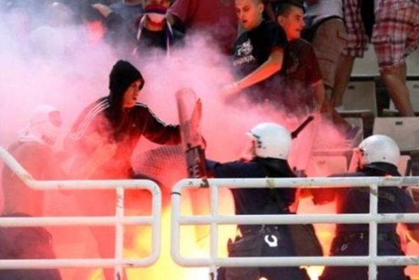 Νέες φωτογραφίες από τα επεισόδια στο ΟΑΚΑ