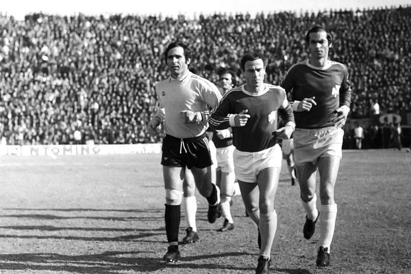 Κωνσταντίνου και Αντωνιάδης πίνουν... στην υγειά μας