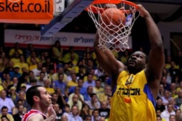 Εύκολα και ξεκούραστα η Μακάμπι