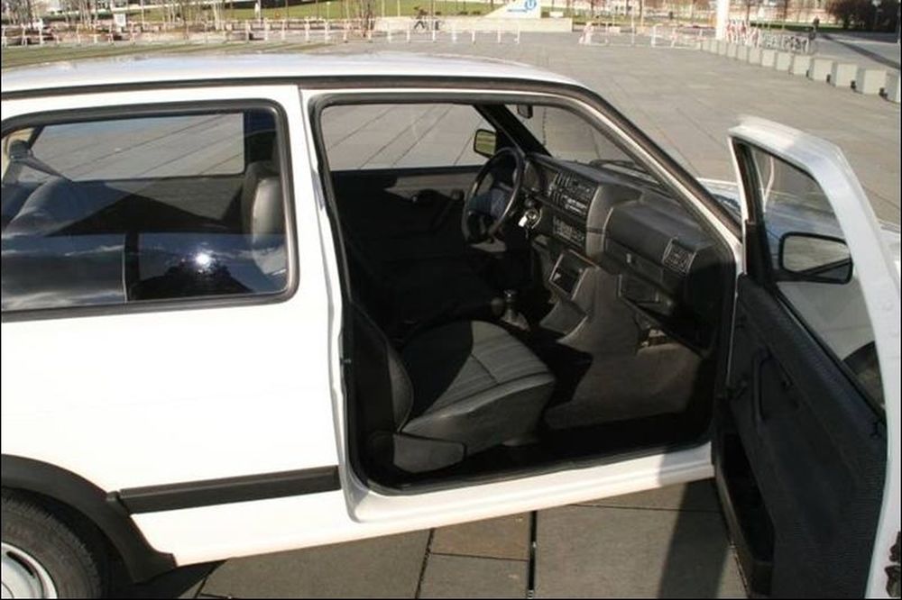 To VW Golf MK2 της Μέρκελ στο e-bay