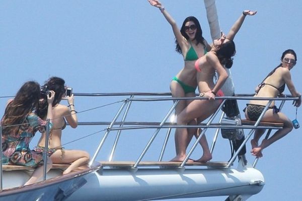Οι Καρντάσιανς πάνε κρουαζιέρα… όλες μαζί! (photos)