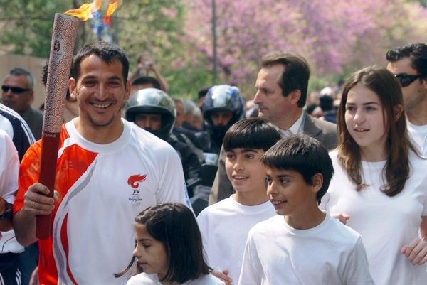 Δήμας και Λι Νινγκ παραδίδουν τη φλόγα στο… Λονδίνο
