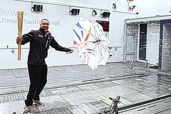 Αντέχει η δάδα!