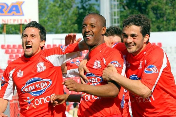 Ο Μπενζελούν, ο Ιωνικός και ο Θεοδωρίδης