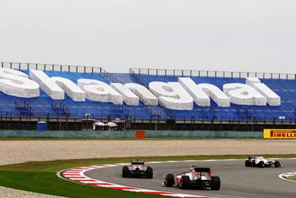 Έσπασε το... ρόδι στην Κίνα ο Ρόζμπεργκ!