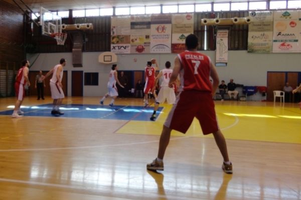Απών και πάλι ο Τσέκενης για τη Νίκη Αμαρουσίου
