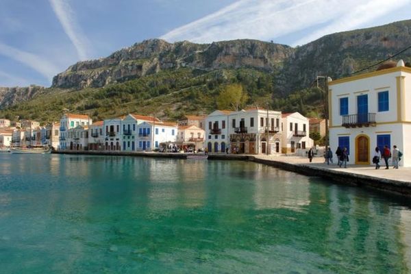 Τον Παπαδήμο επικαλείται η ΕΟΕ για την αλλαγή της Λαμπαδηδρομίας