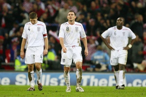 Euro 2012: Μοντέλα στην Αγγλία ενόψει Euro (photos)