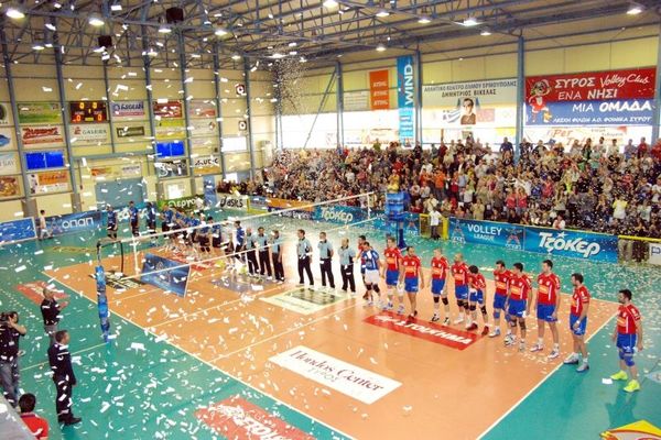 Η Σύρος στο πόδι για τον Φοίνικα