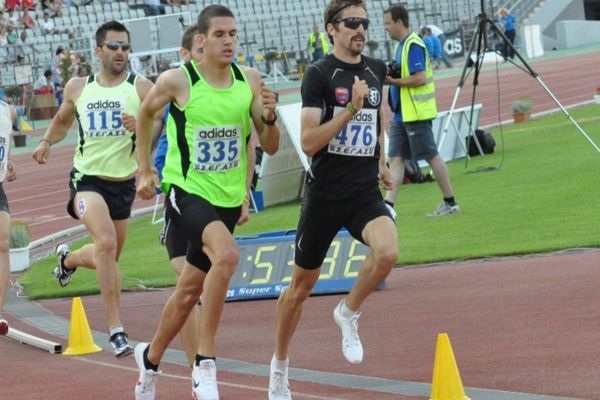 Στο Ντουμπάι Νακόπουλος, Κοΐνη