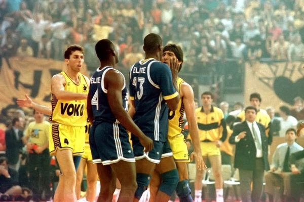 ΜΟΝΑΧΟ, 4-6 Απριλίου 1989: Το πρώτο της Γιουγκοπλάστικα