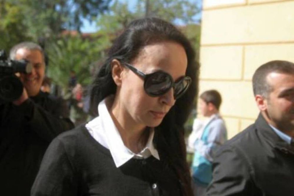 Απολογείται η Βίκυ Σταμάτη