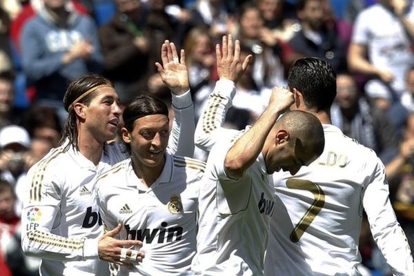 «Καθάρισε» η Ρεάλ 3-0 τη Σεβίλλη