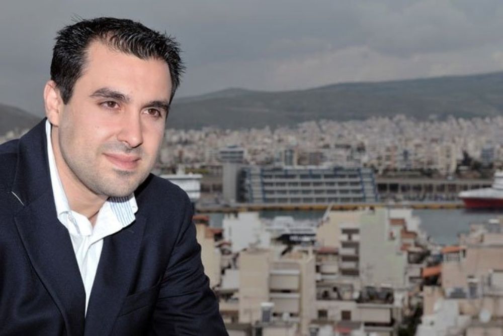 Δίπλα στον Ολυμπιακό ο Κώστας Κατσαφάδος