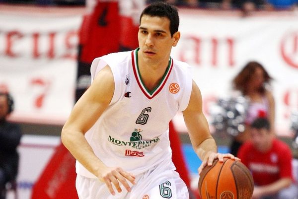 Ζήσης: «Δεν είναι φαβορί η Μπαρτσελόνα»
