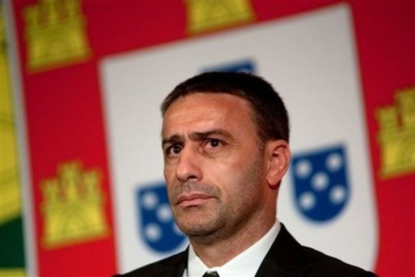 Euro 2012: Ανανεώνει ο Μπέντο
