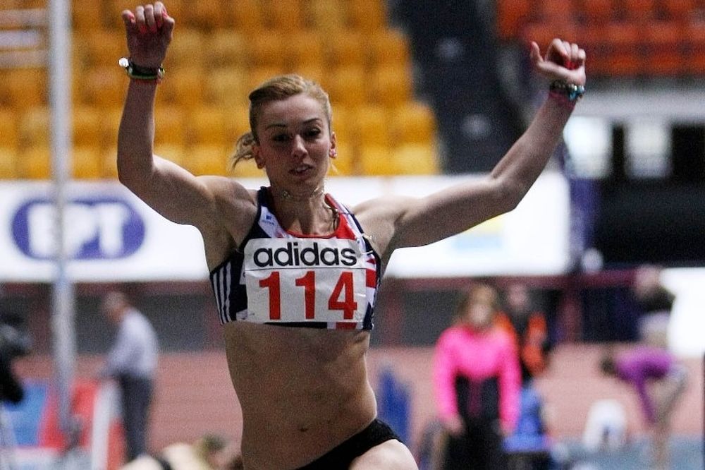 Στο Λονδίνο η Υφαντίδου!