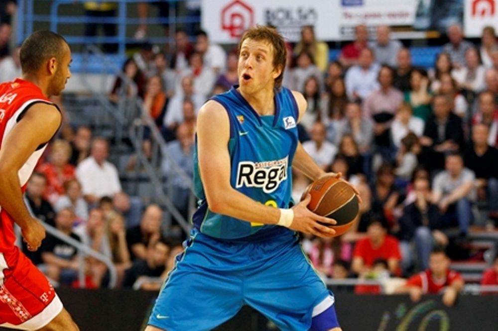 Ο μεγάλος μήνας της Μπαρτσελόνα περιλαμβάνει Ολυμπιακό!