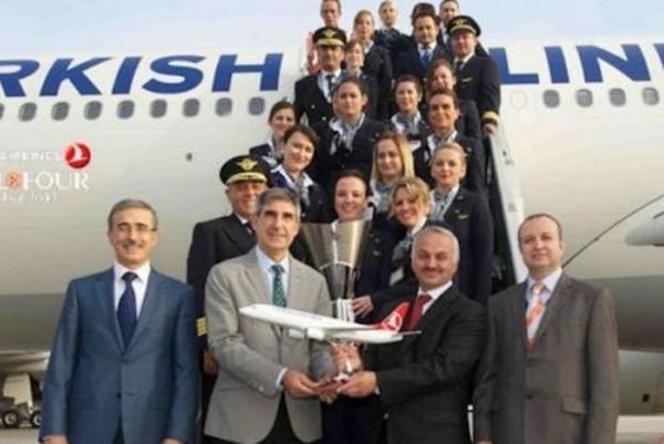 Έφτασε στην Κωνσταντινούπολη το τρόπαιο