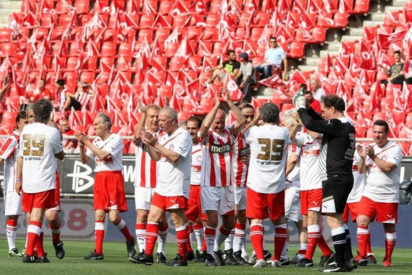 Οι παλαίμαχοι του Ολυμπιακού τιμούν τον Κρητικόπουλο