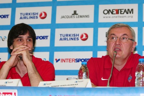 Μεταφραστής ο Καζλάουσκας!