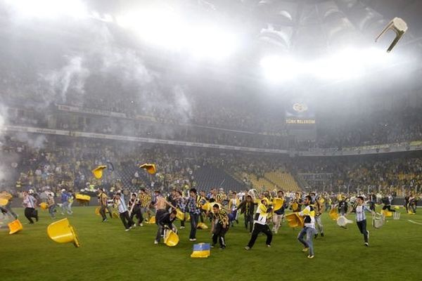 «Καμένη» γη η Κωνσταντινούπολη από τα επεισόδια
