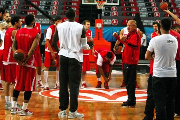 Final 4: Γούρι του Ίβκοβιτς η βόλτα στον Βόσπορο!