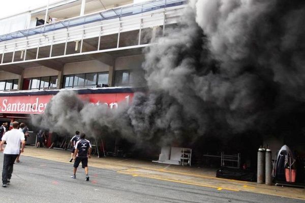 Φωτιά στο γκαράζ της Williams στη Βαρκελώνη!