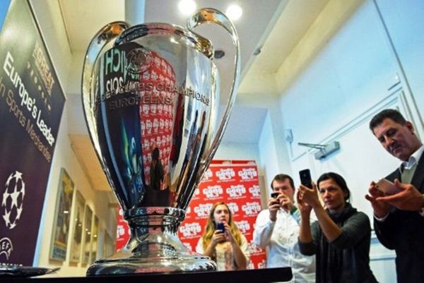 Στο Μόναχο το τρόπαιο του Champions  League (photos)