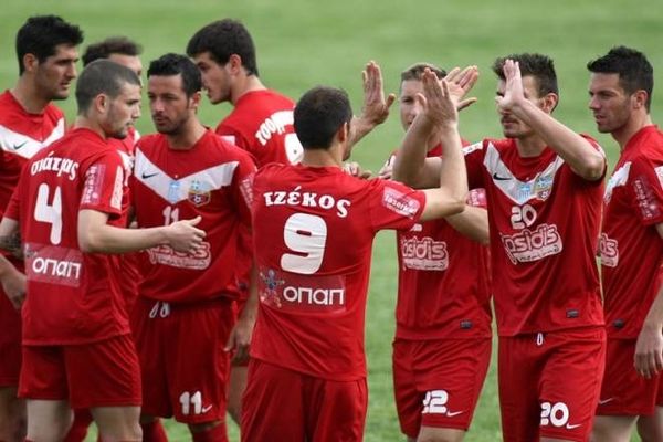 «Βράζουν» με τη διαιτησία στον Τύρναβο