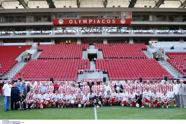 Ο Ολυμπιακός τιμά τον Μιχάλη Κρητικόπουλο