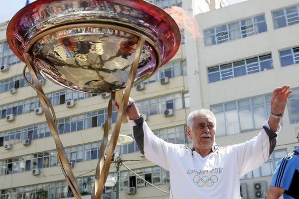 Ολυμπιακοί Αγώνες: Ο Πειραιάς υποδέχτηκε την φλόγα