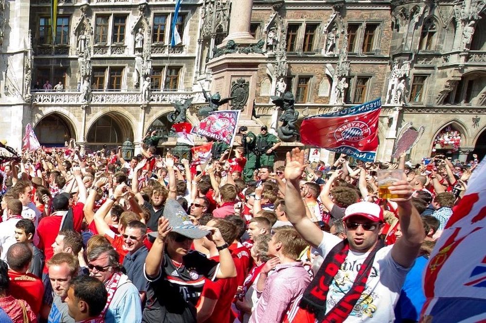 Γιορτή στο Μόναχο λίγο πριν τη σέντρα (photos)