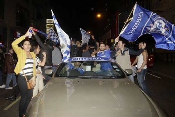 Τσέλσι: Όλο το Λονδίνο είναι… μπλε! (photos+videos)