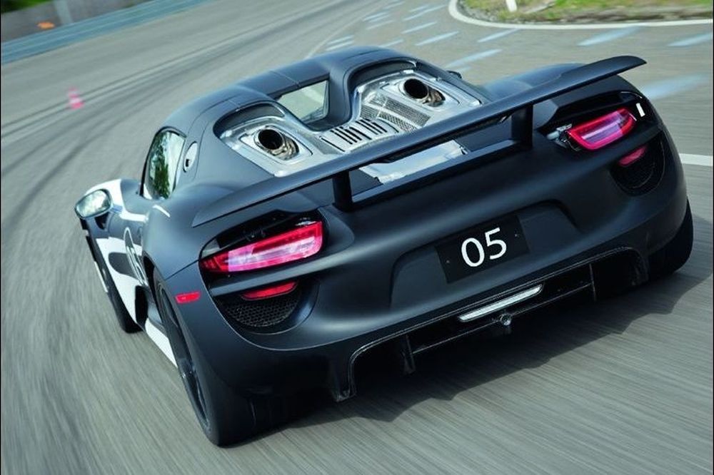 Ξεκινούν οι δοκιμές της Porsche 918 Spyder