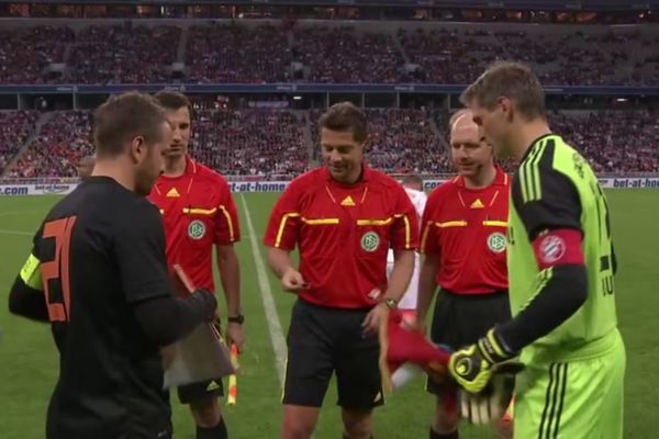 Euro 2012: Μάδησε τις «τουλίπες», παρά την πίκρα, η Μπάγερν (video)