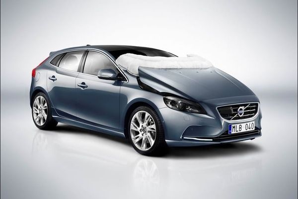 Volvo V40 με Αερόσακο Πεζού 