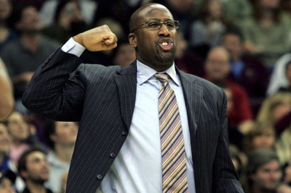 Μπράουν: «Μπορούσα να προπονήσω καλύτερα τους Λέικερς»