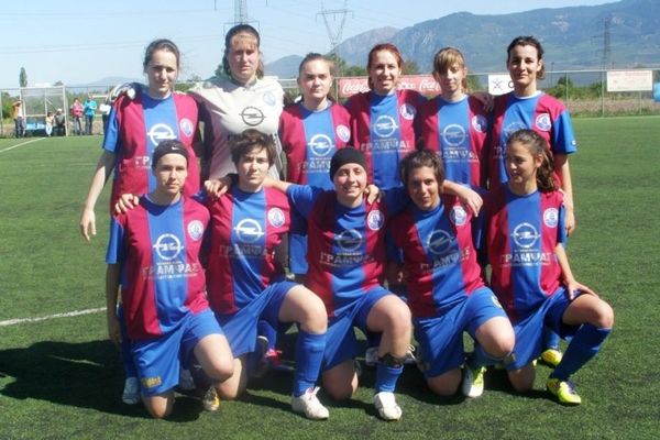Συγχαρητήρια της γυναικείας ομάδας ποδοσφαίρου στον Αίολο