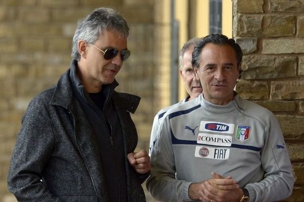 Euro 2012: Στην προπόνηση της Ιταλίας ο Μποτσέλι!