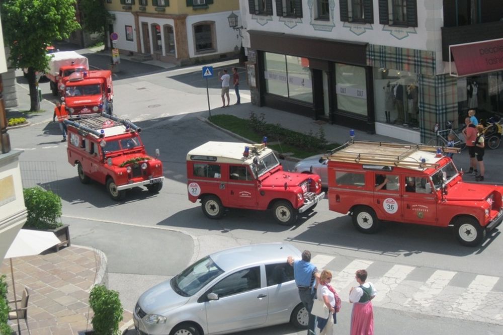 Παρέλαση πυροσβεστικών οχημάτων στο Κουφστάιν (photos+videos)